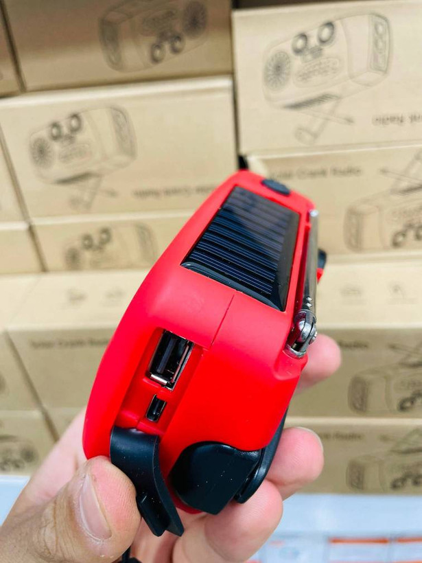 اسپیکر و رادیو حرفهایی مدل Solar crank Radio